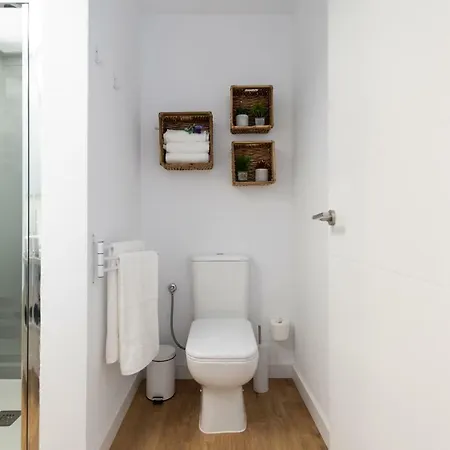 Live 2. Santa Ana Apartment